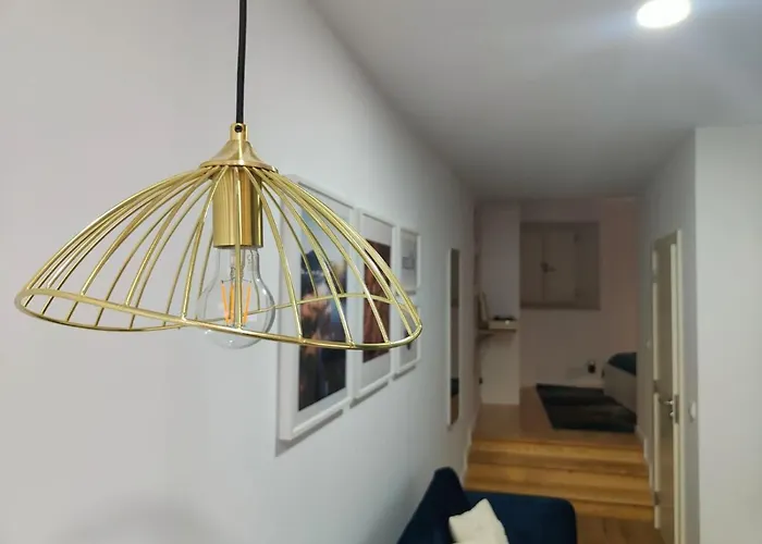 Blue Essence Apartment - Central